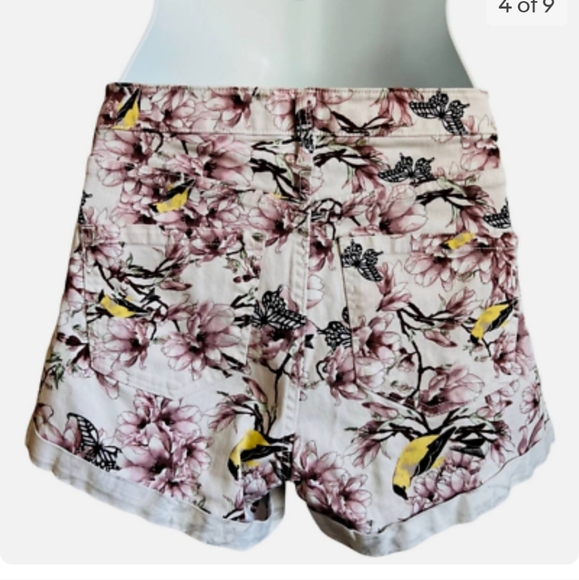 H&M White High Rise Purple Butterfly Floral Cuffed Summer Jean Shorts. Size 8 - Picture 7 of 9